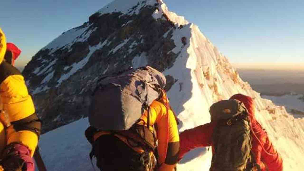 Indian Climber | రికార్డు కోసం ప్రాణాలను పోగొట్టుకుంది.. ఎవరెస్ట్‌ బేస్‌క్యాంప్‌ వద్ద భారత పర్వతారోహకురాలి మృతి