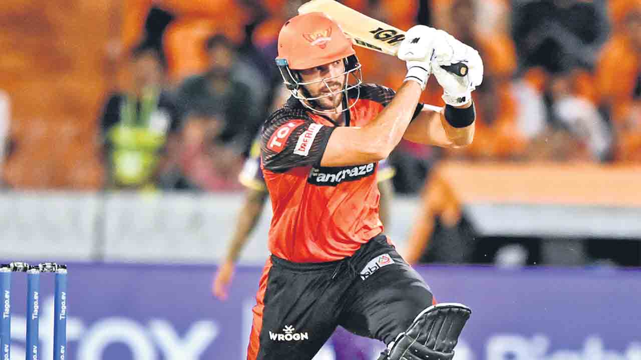 రైజర్స్ చేజేతులా..