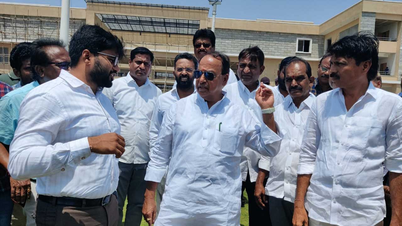 Minister Indrakaran Reddy | 4న నిర్మల్‌ కలెక్టరేట్‌ను ప్రారంభించనున్న సీఎం కేసీఆర్‌.. ఏర్పాట్లను పరిశీలించిన మంత్రి ఇంద్రకరణ్‌ రెడ్డి