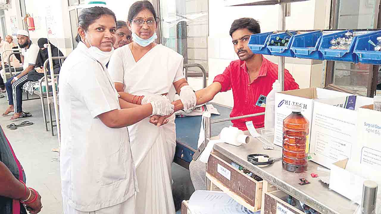 International Nurses day |  సేవకు ప్రతిరూపాలు.. రోగులకు ప్రత్యక్ష దైవాలు.. నర్సుల సేవలు ప్రశంసనీయం..