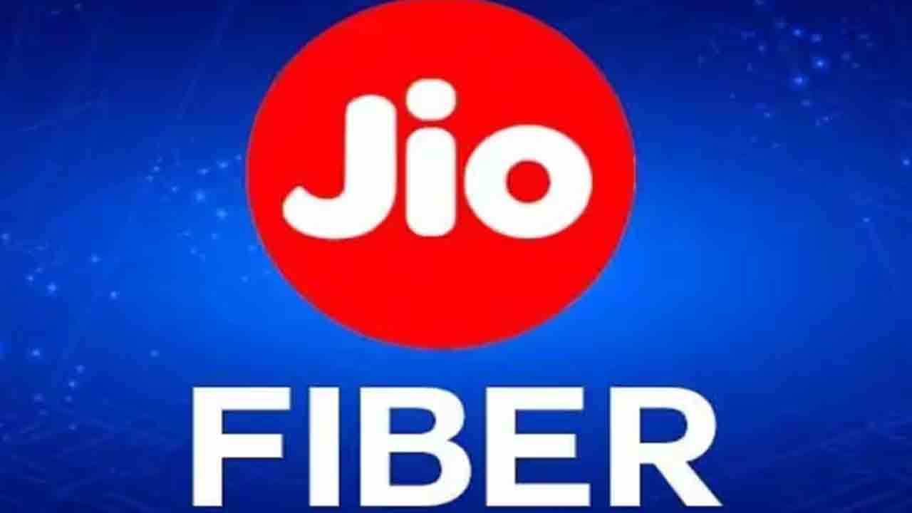 JioFiber | హైస్పీడ్ ఇంటర్నెట్ సేవల కోసం జియో ఫైబర్ సంచలనం.. రూ.1200 నుంచి ప్లాన్లు రెడీ.. !