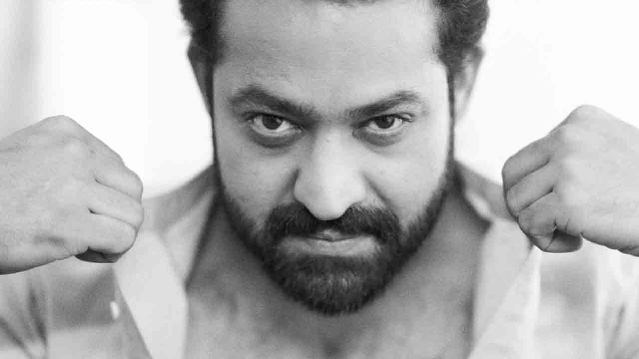 Jr NTR | కాలర్‌ ఎగరేస్తున్న జూనియర్‌ ఎన్టీఆర్‌.. ఎందుకంటే..?