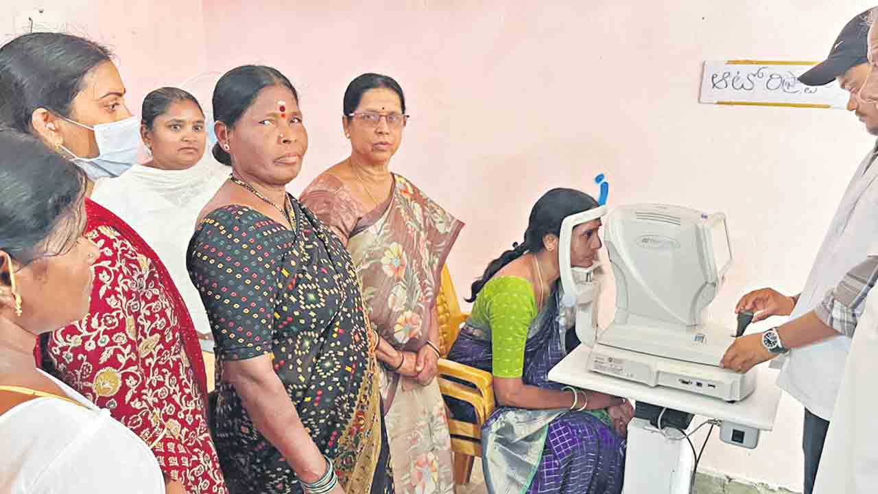 75వ రోజూ కంటిన్యూ.. కంటి వెలుగు