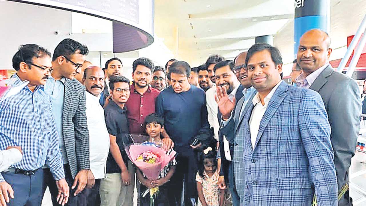 అమెరికా చేరుకున్న మంత్రి కేటీఆర్‌