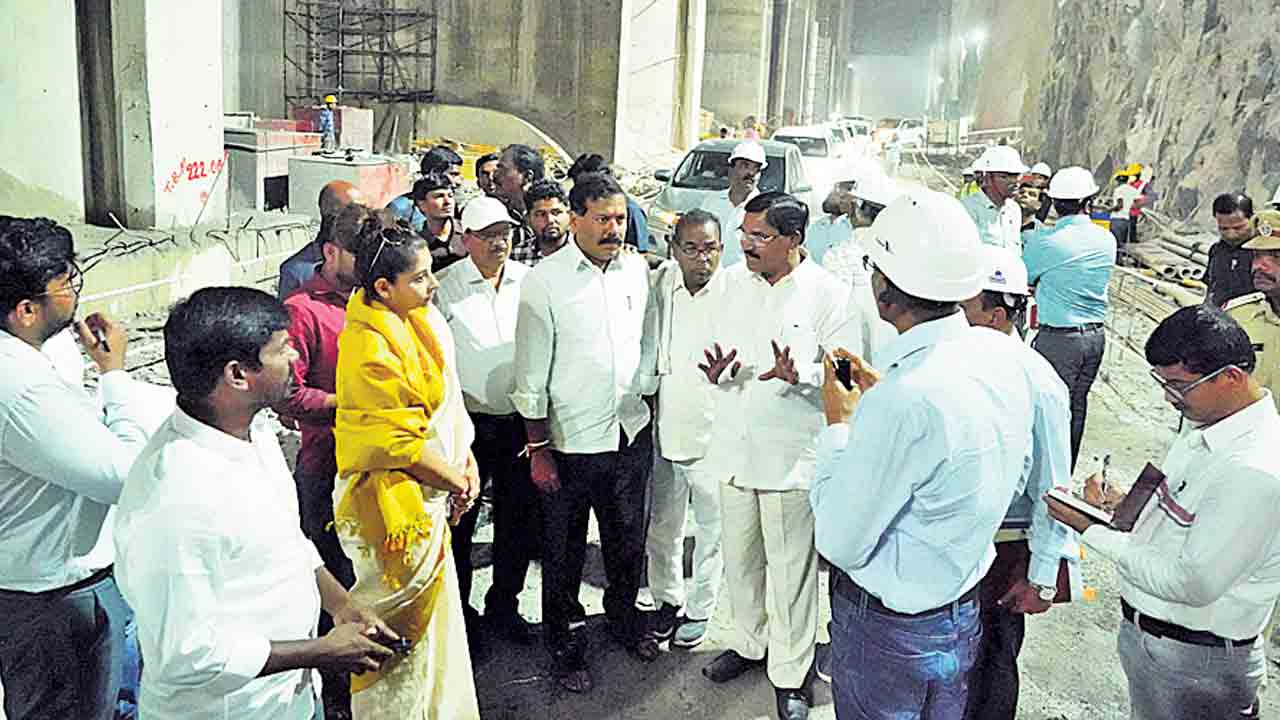 నీటి వాటా తేల్చడంలో కేంద్రం విఫలం