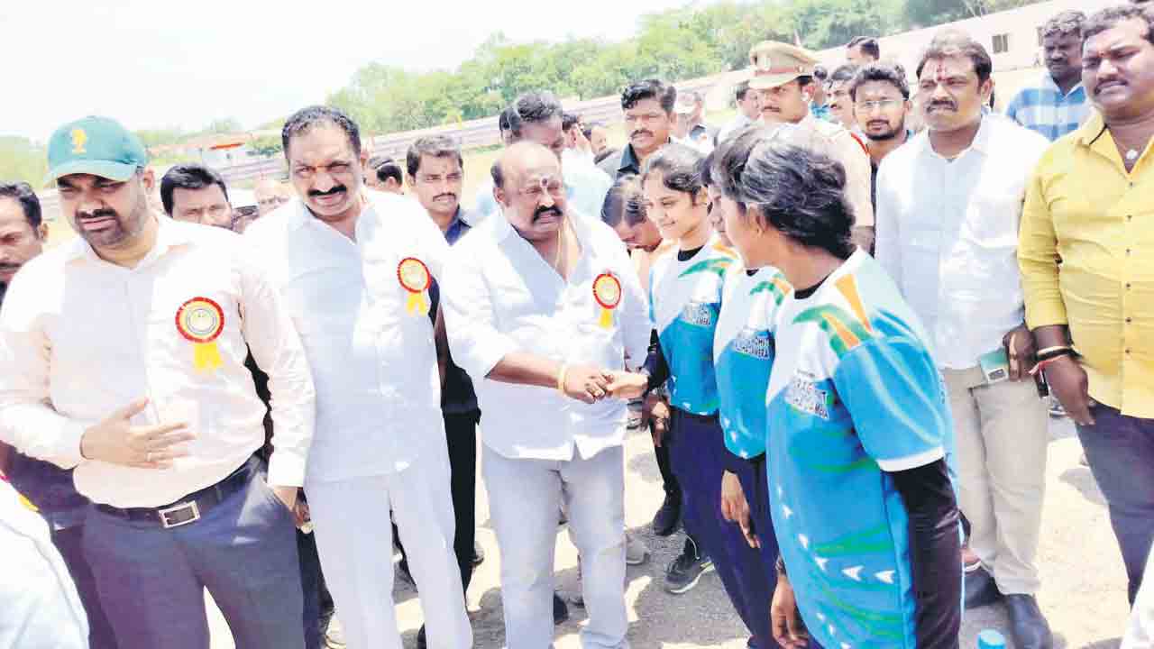 ప్రతిభను వెలికితీసేందుకే సీఎం కప్‌ పోటీలు