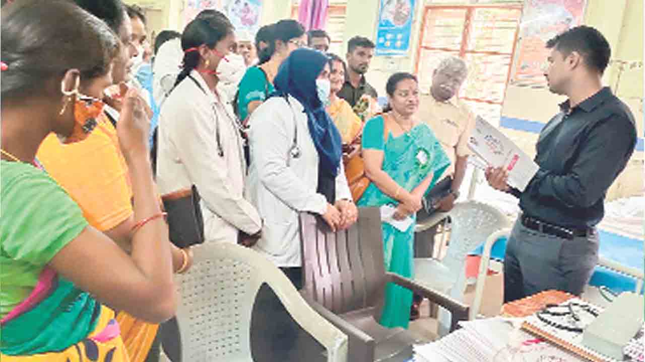 Arogya Mahila |   సత్ఫలితాలిస్తున్న ఆరోగ్య మహిళ.. పీహెచ్‌సీల్లో ఉచితంగా ఎనిమిది రకాల వ్యాధి నిర్ధారణ పరీక్షలు