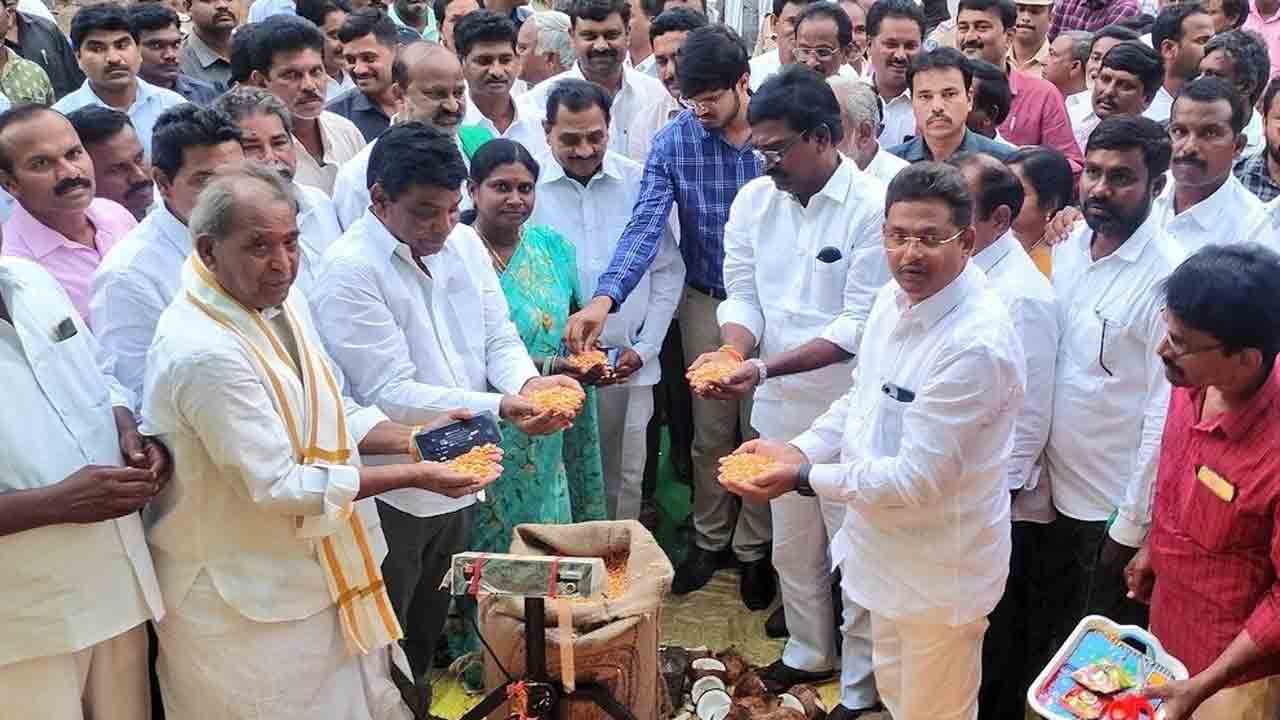 ప్రతి గింజా కొనుగోలు చేస్తాం..