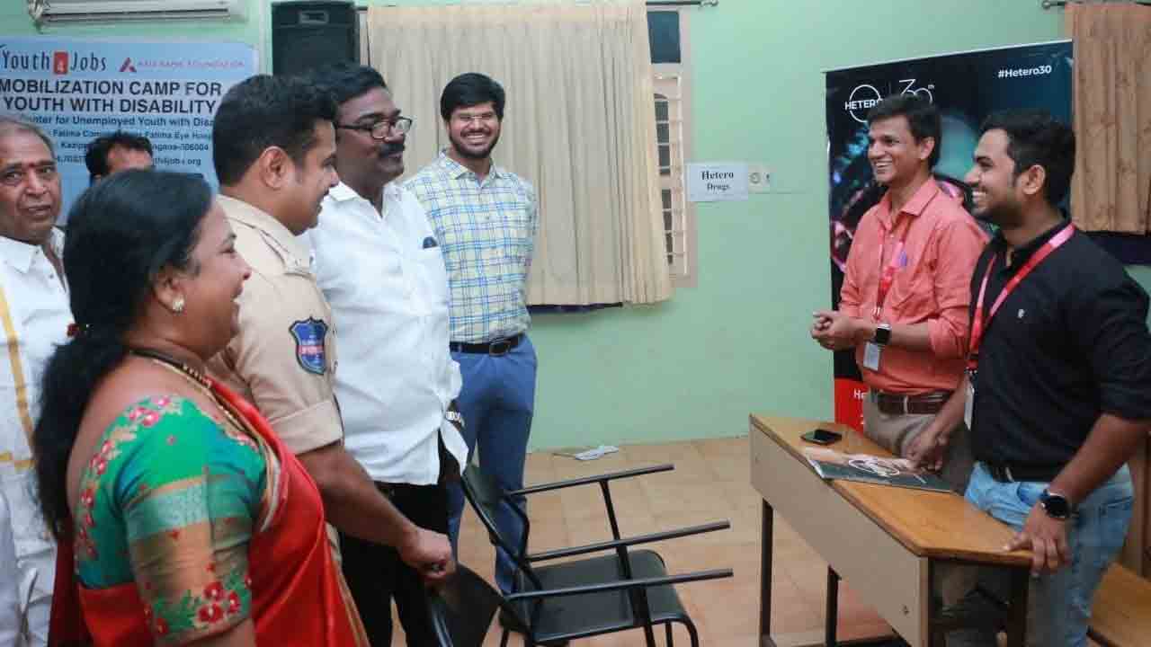 యువత అన్నిరంగాల్లో రాణించాలి