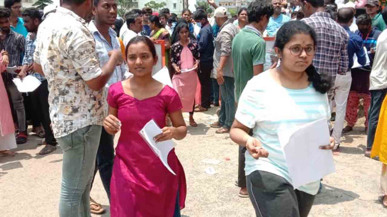 నీట్‌గా సాగింది..