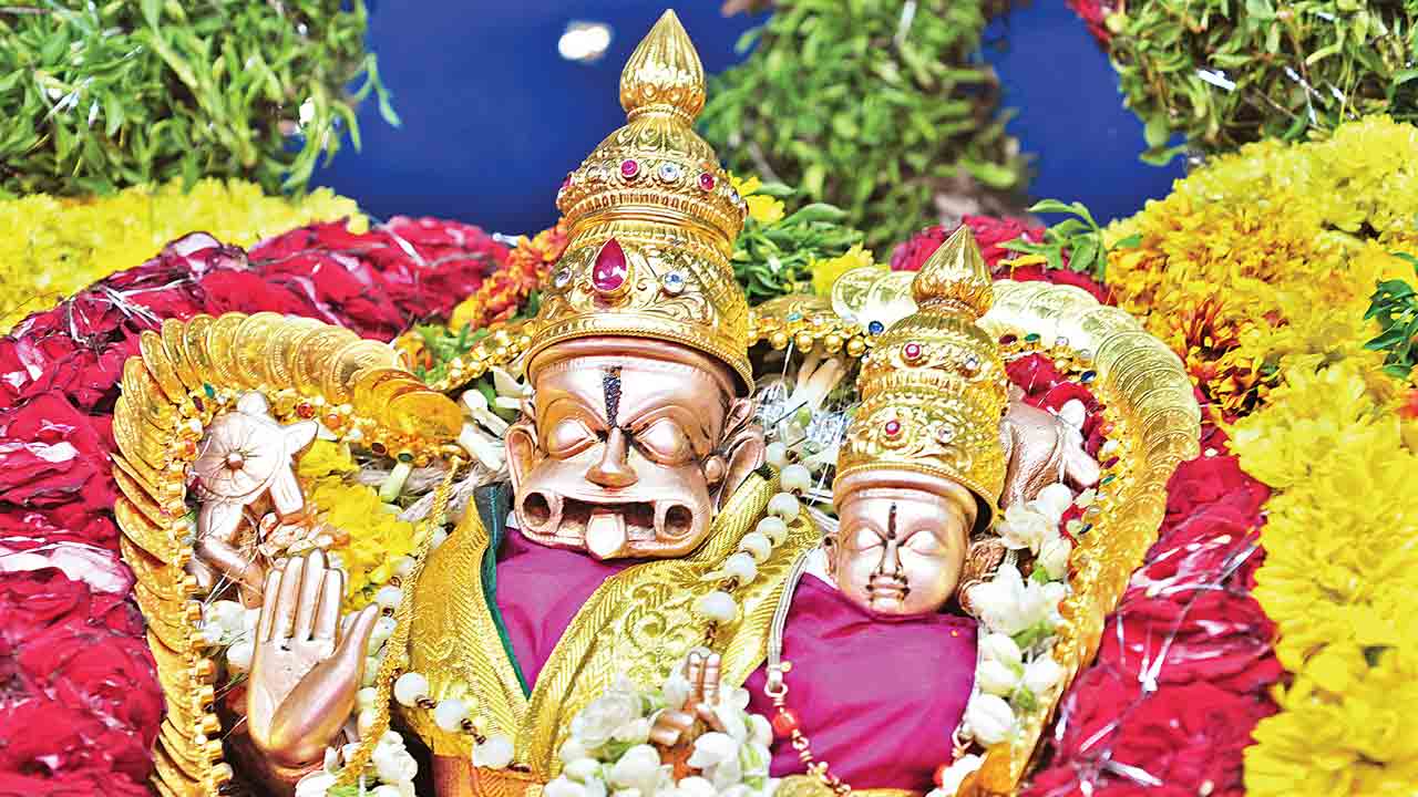 గుట్టలో ఆన్‌లైన్‌ సేవలు పునఃప్రారంభం