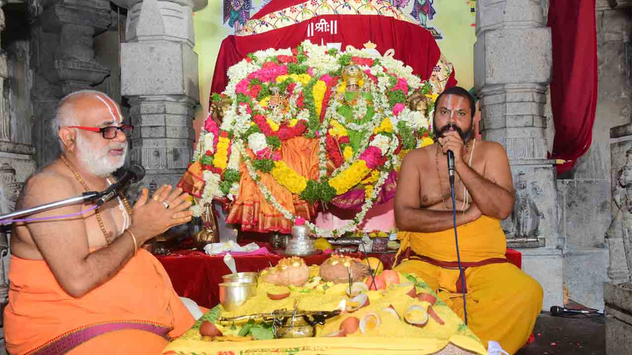 యాదగిరిగుట్టలో నిత్య తిరుకల్యాణోత్సవం