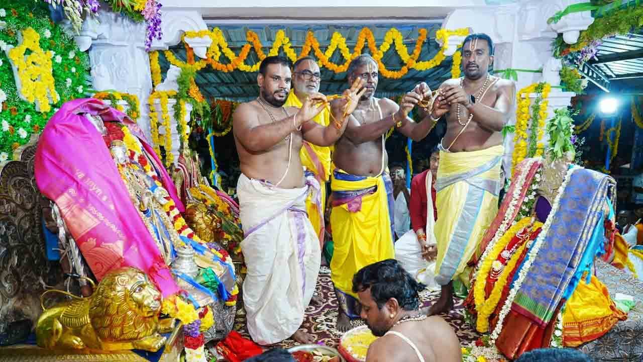 వైభవంగా మట్టపల్లి నర్సన్న కల్యాణం