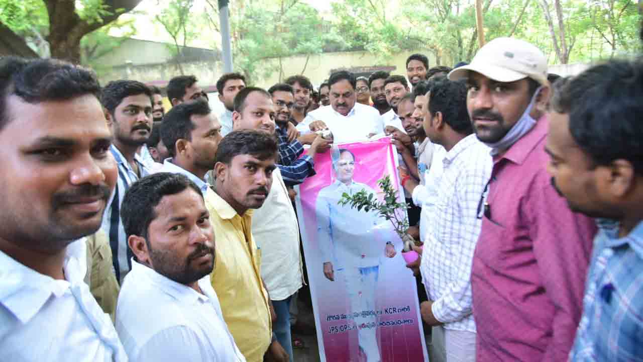 Minister Errabelli | మనసున్న మహారాజు సీఎం కేసీఆర్‌ : మంత్రి ఎర్రబెల్లి