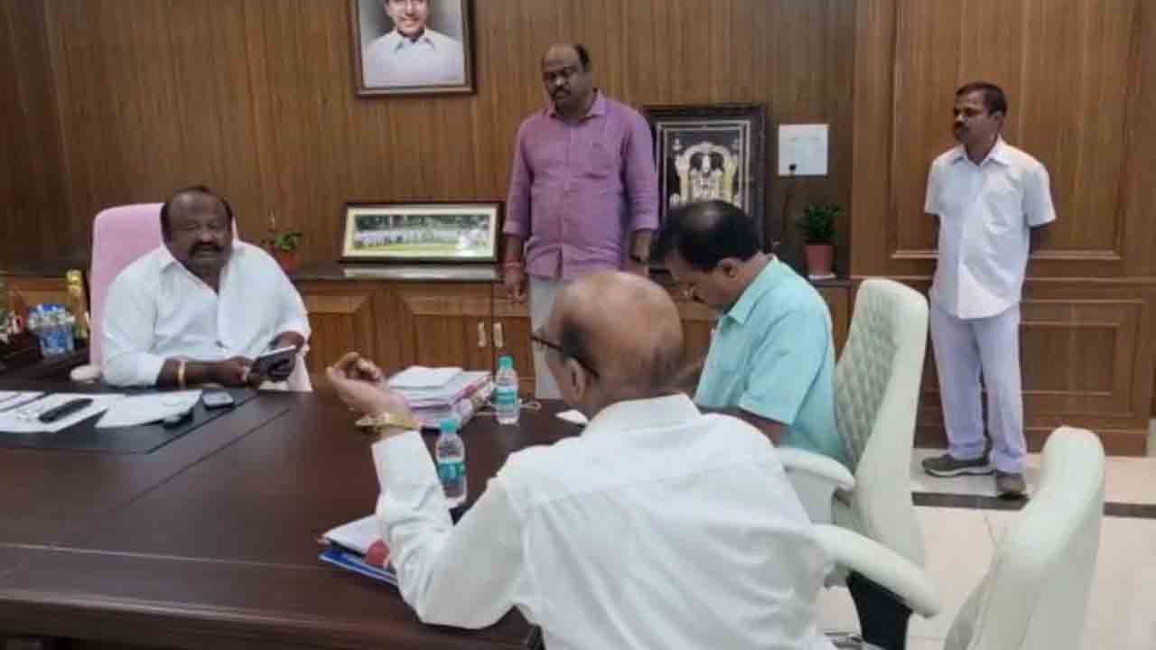 Minister Gangula | రాష్ట్రంలో సజావుగా ధాన్యం కొనుగోళ్లు : మంత్రి గంగుల