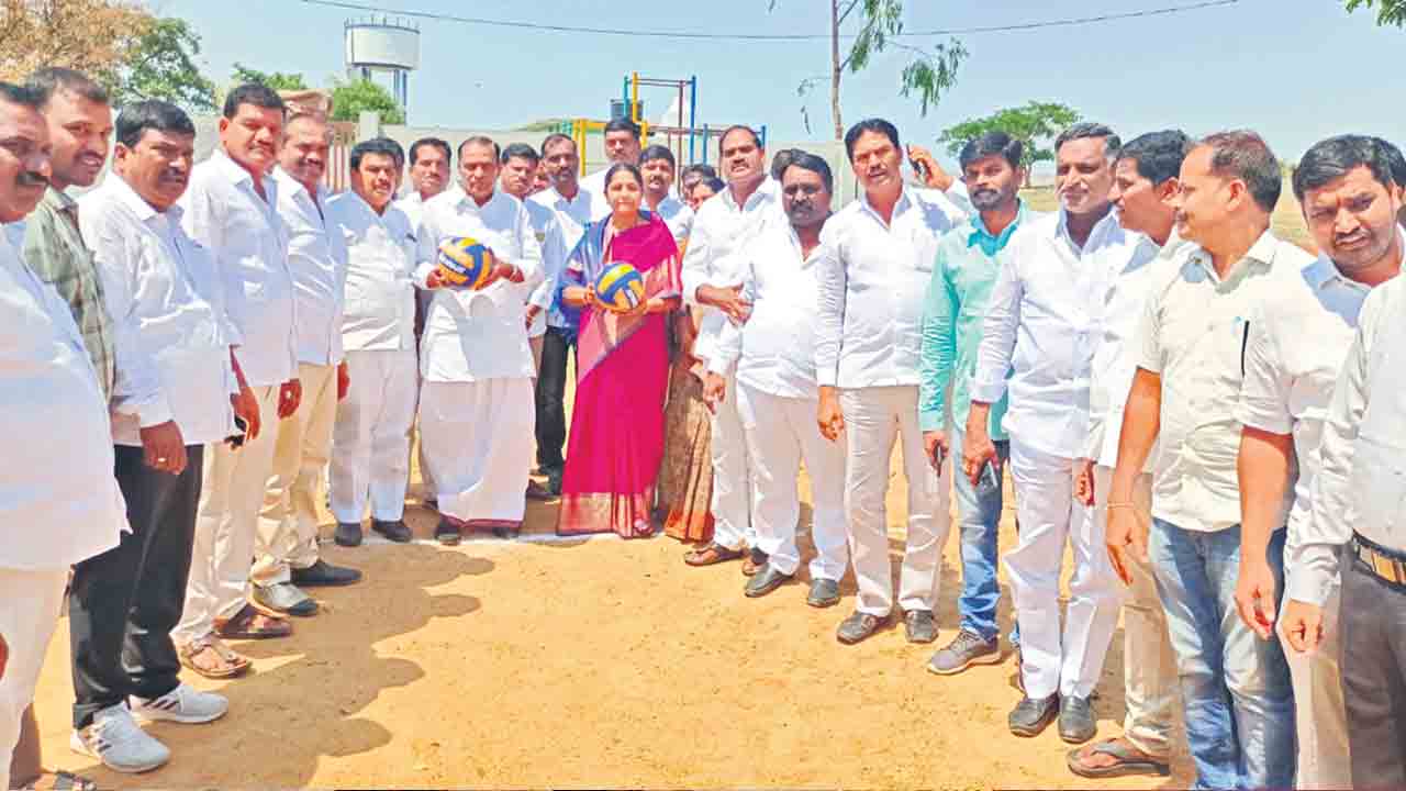 క్రీడా.. సంబురం