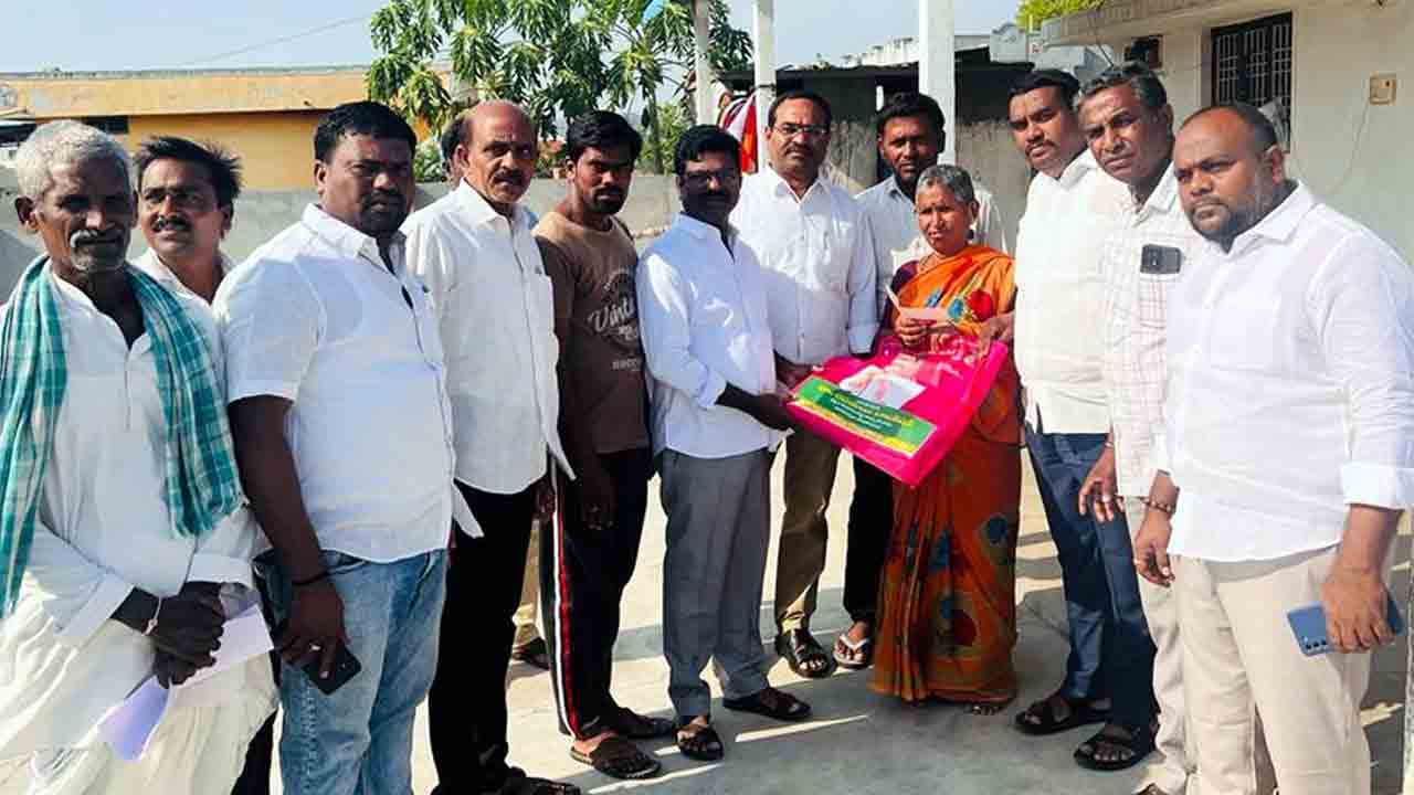 పేదలకు అండగా సీఎం కేసీఆర్‌