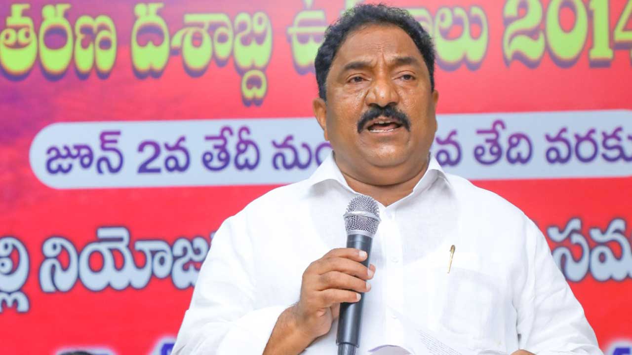 దశాబ్ది ఉత్సవాలను వైభవంగా నిర్వహించాలి
