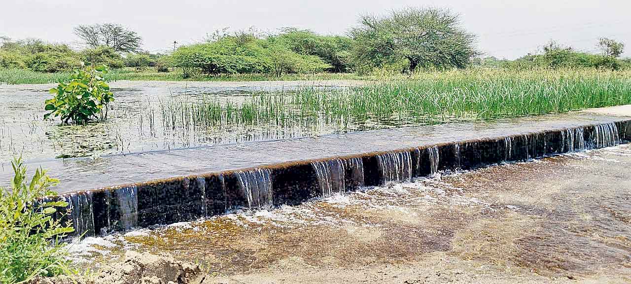 మద్దూరు చెరువు మత్తడి