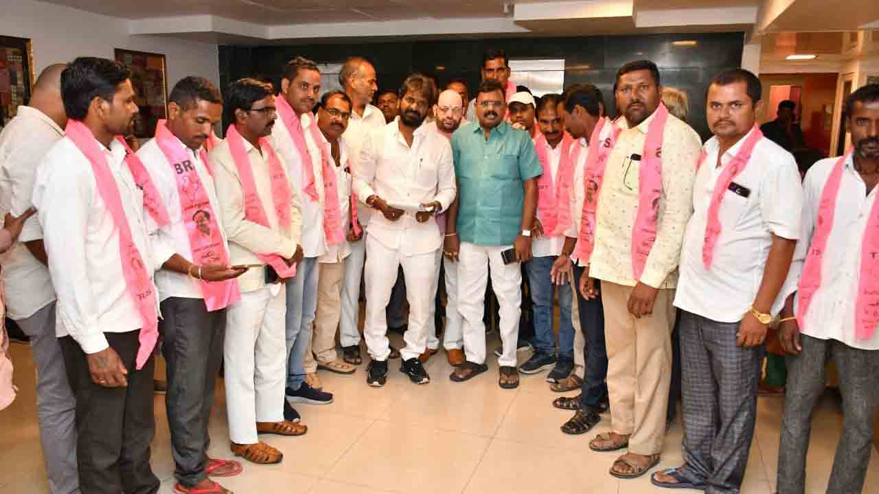 అభివృద్ధిని ఆదరించాలి