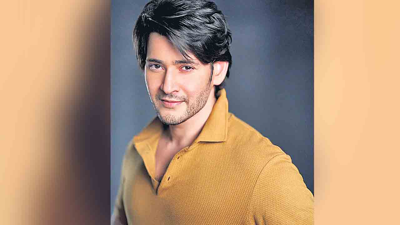 అభిమానులతో టైటిల్‌ రిలీజ్‌