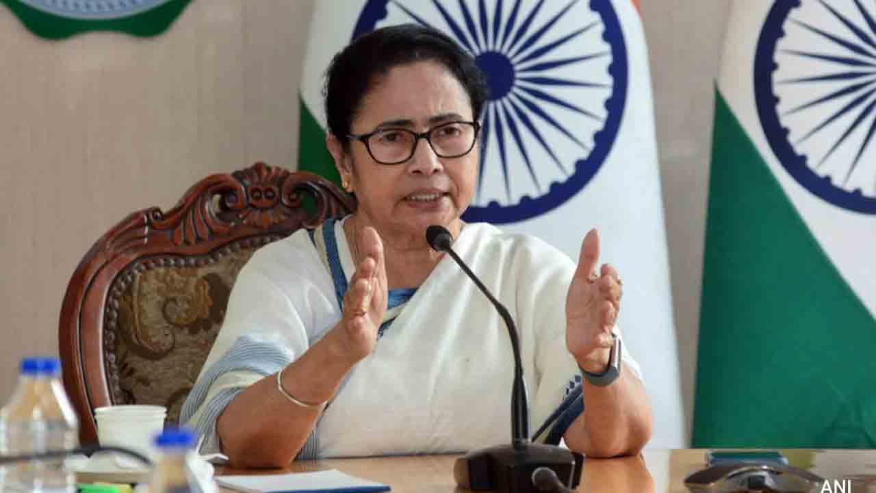 Mamata Banerjee | చాంపియన్ల పట్ల పోలీసుల తీరు సిగ్గుచేటు : మమతా బెనర్జీ