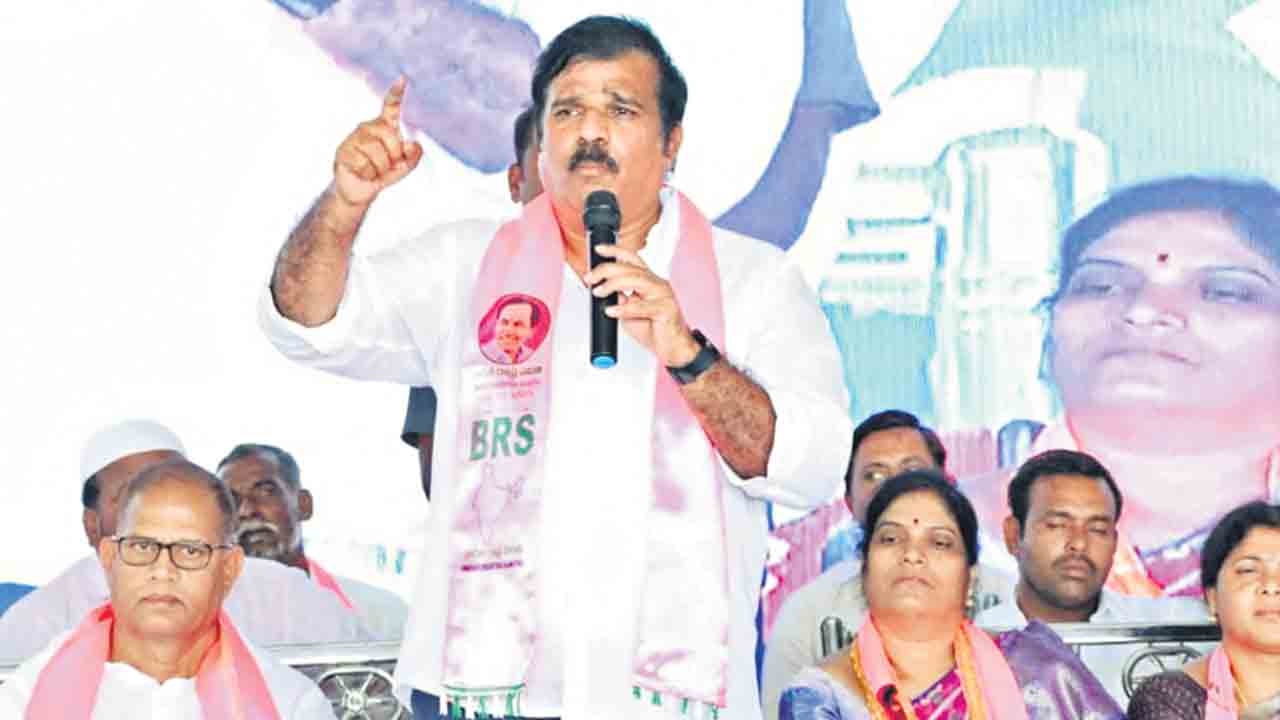 గడప గడపకూ.. సంక్షేమ పథకాలు