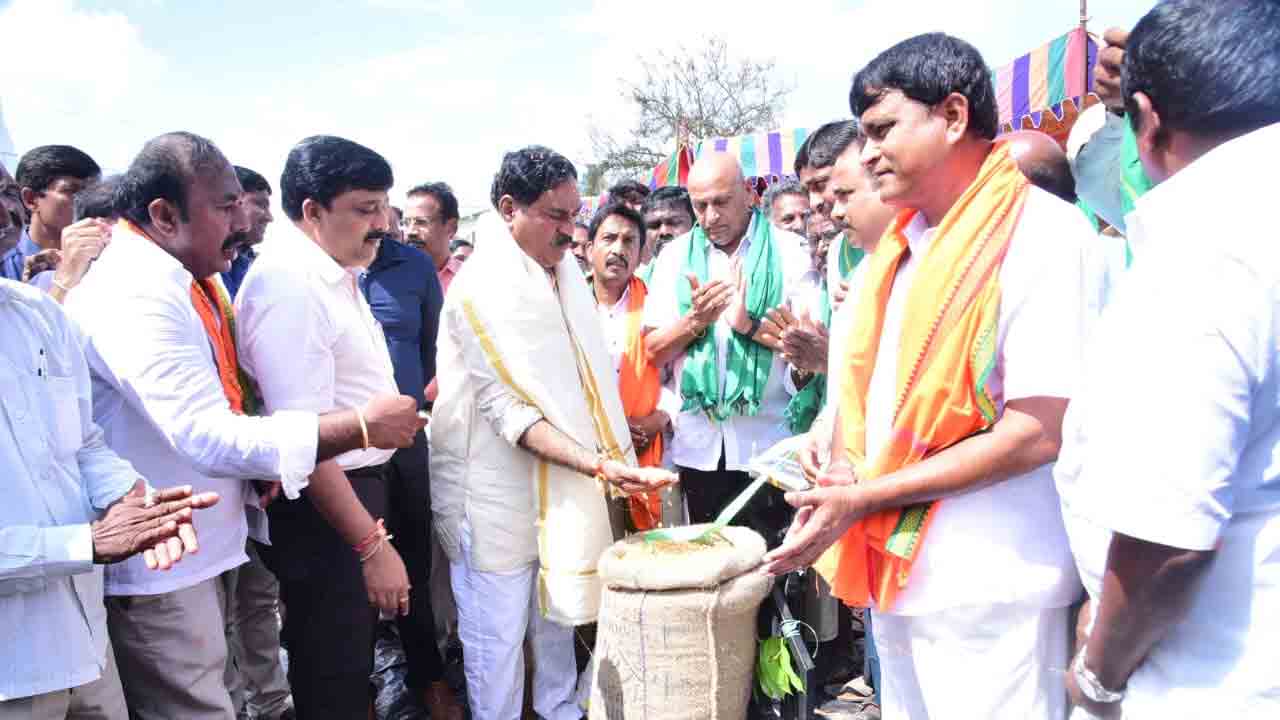 CM KCR | సీఎం కేసీఆర్‌ ఆధ్వర్యంలో రైతు రాజ్యం : మంత్రి ఎర్రబెల్లి