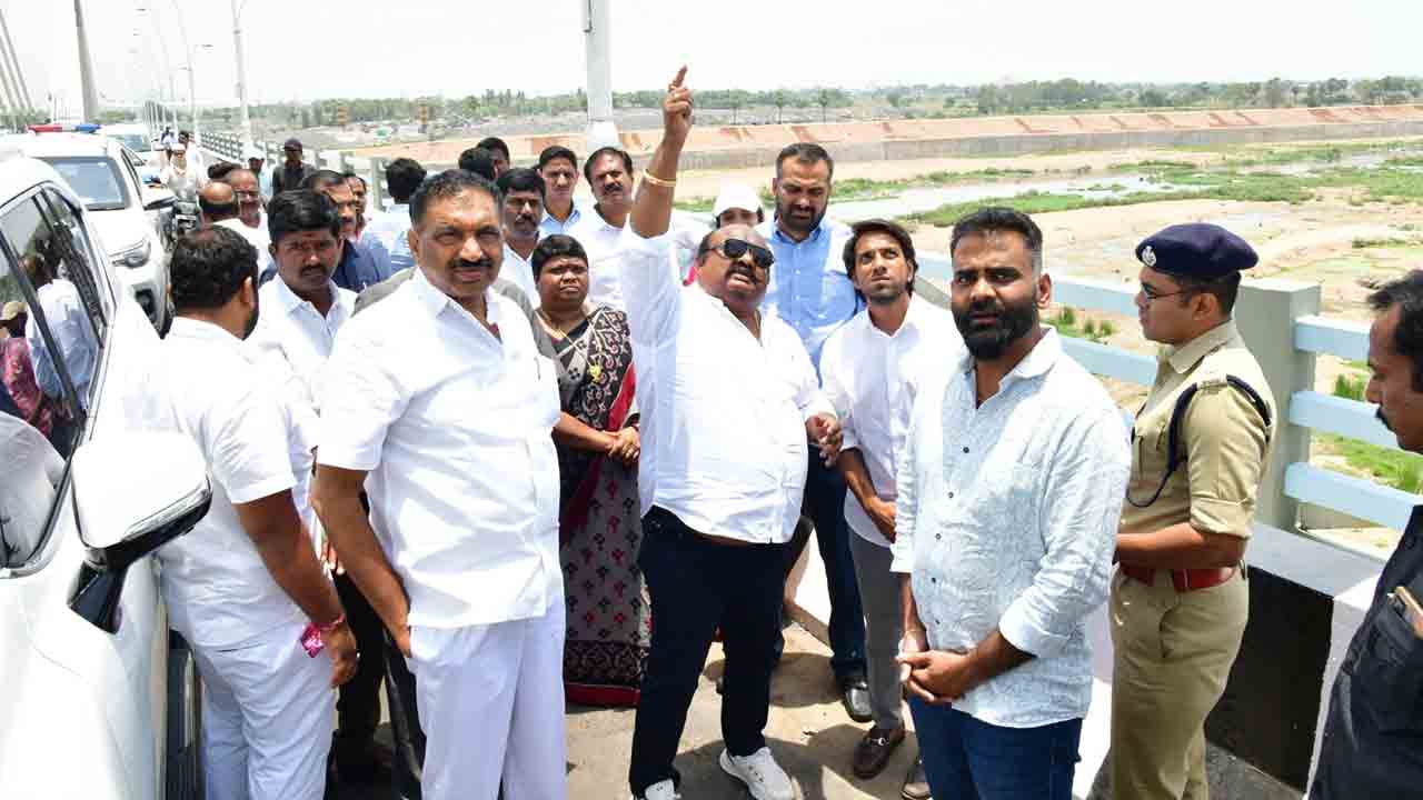 Minister Gangula Kamalakar | కాంగ్రెస్‌, బీజేపీల తప్పుడు ప్రచారాలను నమ్మితే రాష్ట్రంలో అంధకారమే: మంత్రి గంగుల