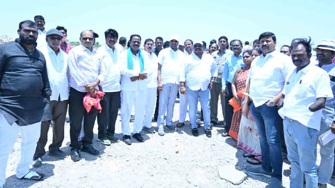 Minister Gangula | ఆత్మగౌరవ భవనాల పనుల్లో నాణ్యాతా ప్రమాణాలు పాటించాలి : మంత్రి గంగుల