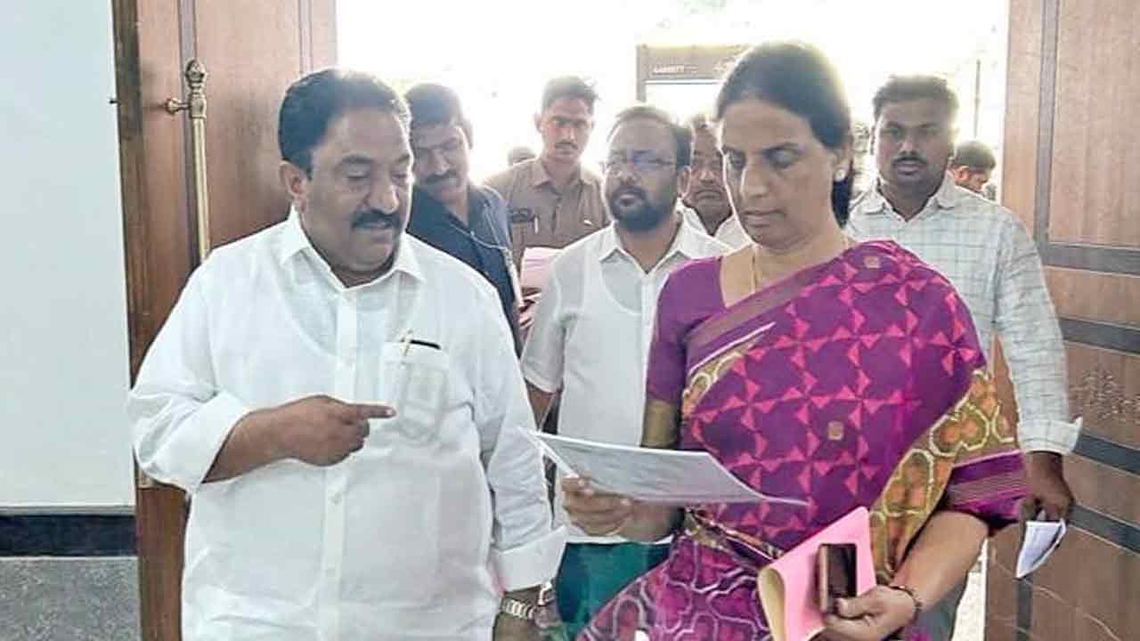 ఆర్‌అండ్‌బీ రోడ్లకు రూ.43 కోట్లు మంజూరు