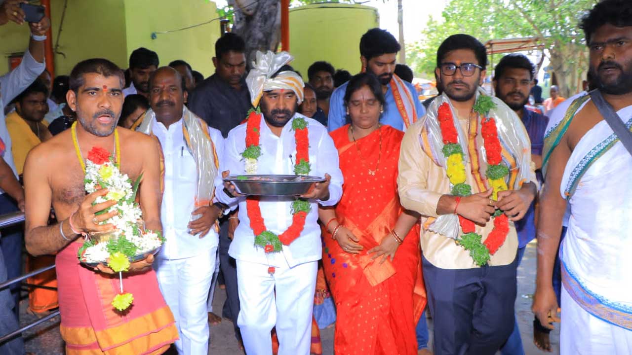 Minister Jagadish Reddy | వెలిమినేడు ఆంజనేయస్వామిని దర్శించుకున్న మంత్రి జగదీశ్‌రెడ్డి