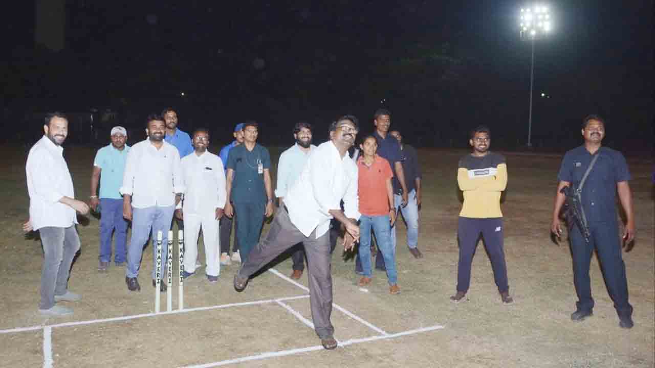 హైదరాబాద్‌కు దీటుగా ఖమ్మం అభివృద్ధి