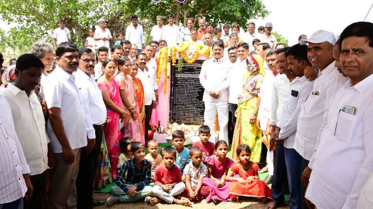 పెండింగ్‌కు కేరాఫ్‌ కాంగ్రెస్‌