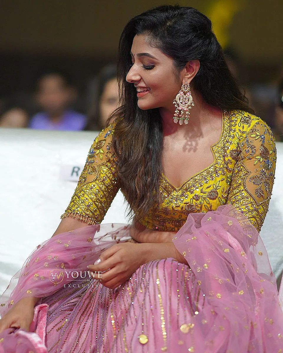 తాజాగా ప్రీ రిలీజ్ కార్యక్రమాన్ని హైదరాబాద్లో నిర్వహించారు. ఇందులో అడివి శేష్ (Adivi Sesh), నిఖిల్ (Nikhil), సందీప్ కిషన్ (Sundeep Kishan), దర్శకులు హరీశ్ శంకర్ (Harish Shankar), అనిల్ రావిపూడి (Anil Ravipudi) అతిథులుగా పాల్గొన్నారు.