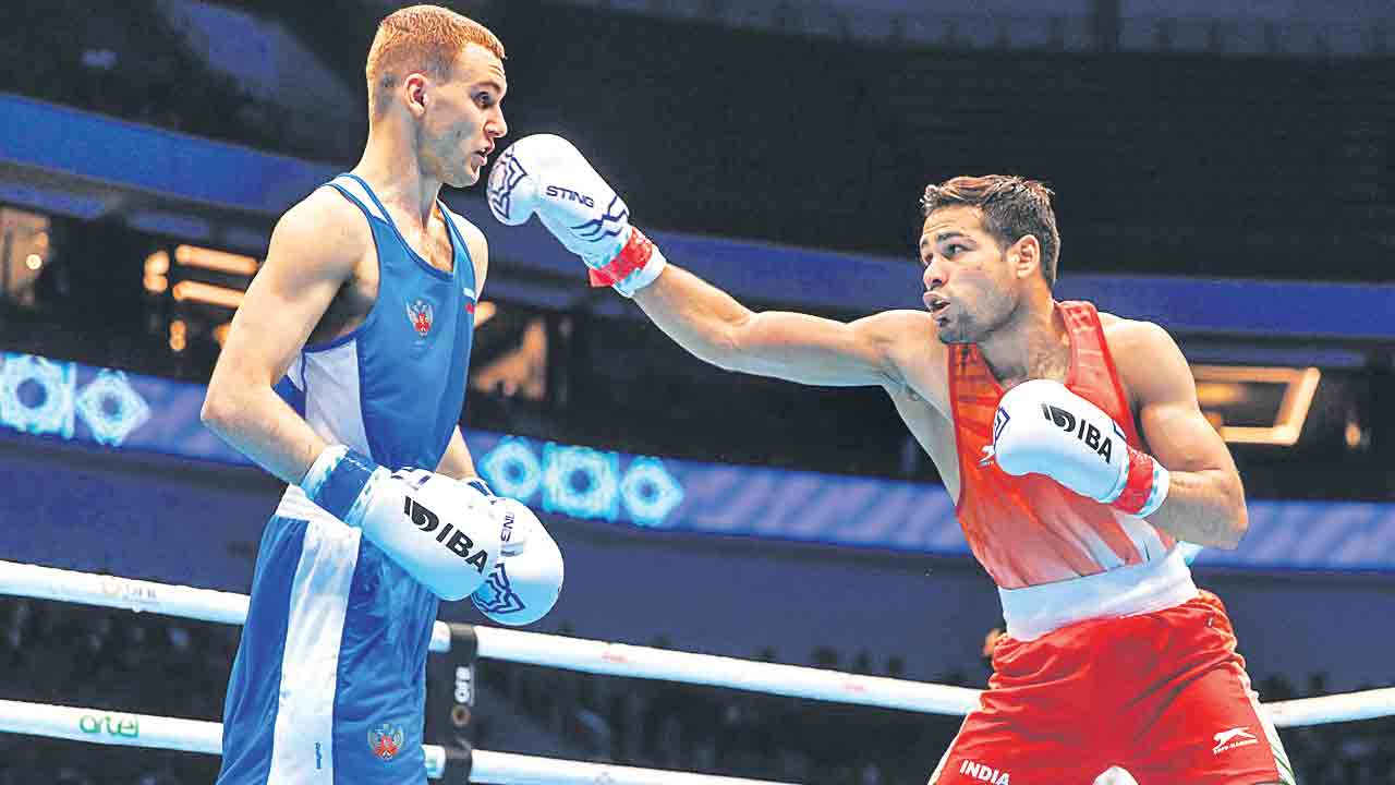 క్వార్టర్స్‌లో హుసాముద్దీన్‌