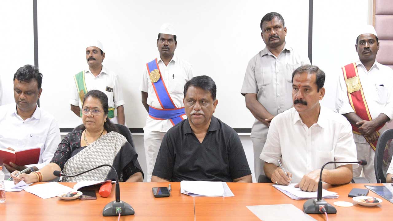 ప్రగతి పనుల్లో వేగం పెంచాలి