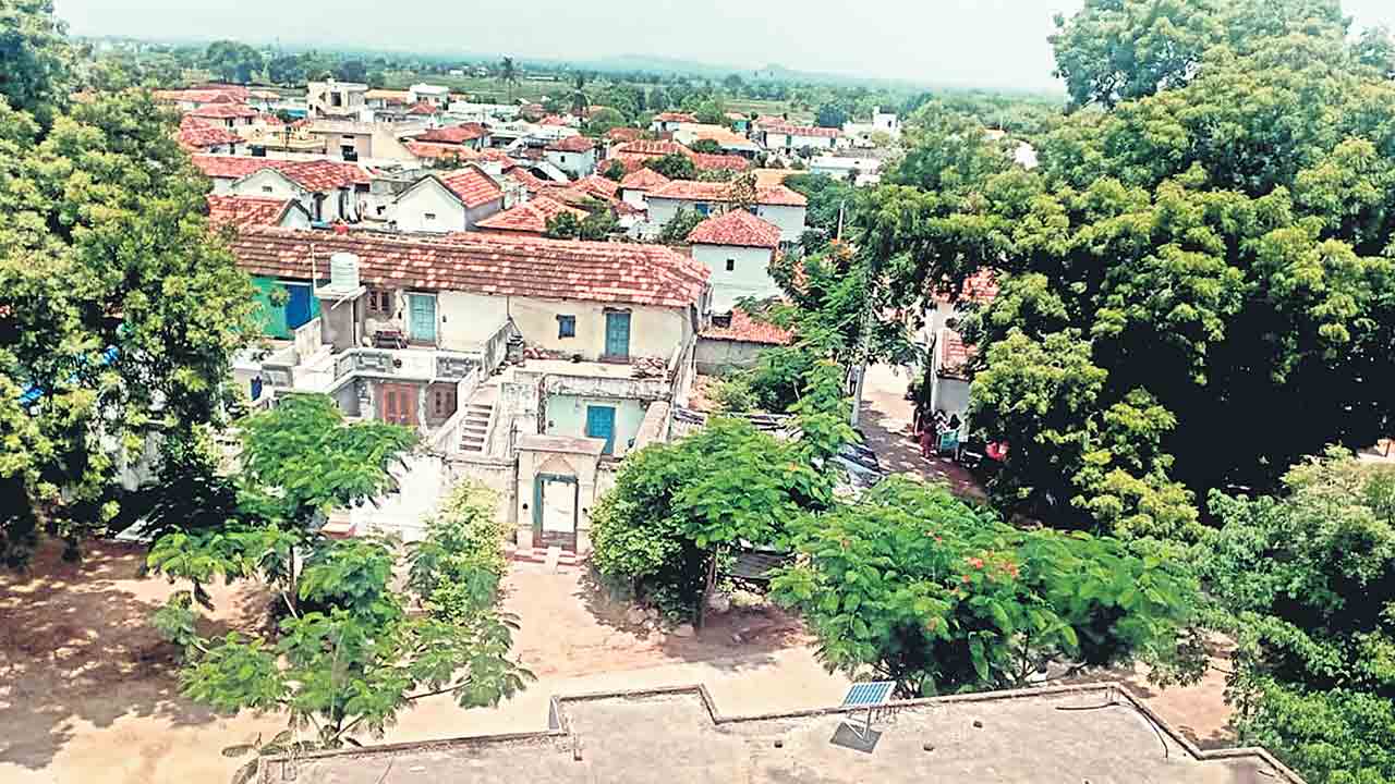 పల్లెలు మెరిసేలా..