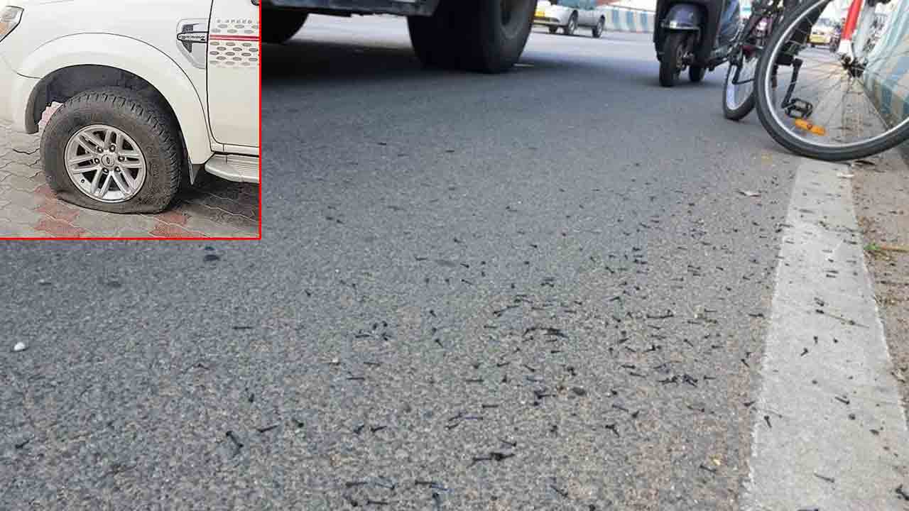 Bangalore | బెంగళూరులో పంక్చర్‌ మాఫియా ఆగడాలు.. రోడ్డెక్కాలంటేనే భయపడిపోతున్న ప్రజలు