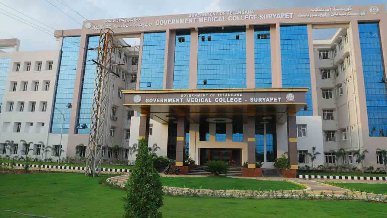 మెడికల్‌ కాలేజీలకు అసిస్టెంట్‌ ప్రొఫెసర్లు