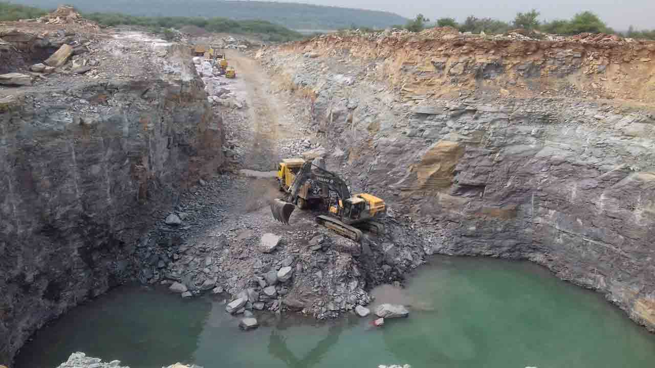 చివరి భూములకు చకచకా లిఫ్ట్‌