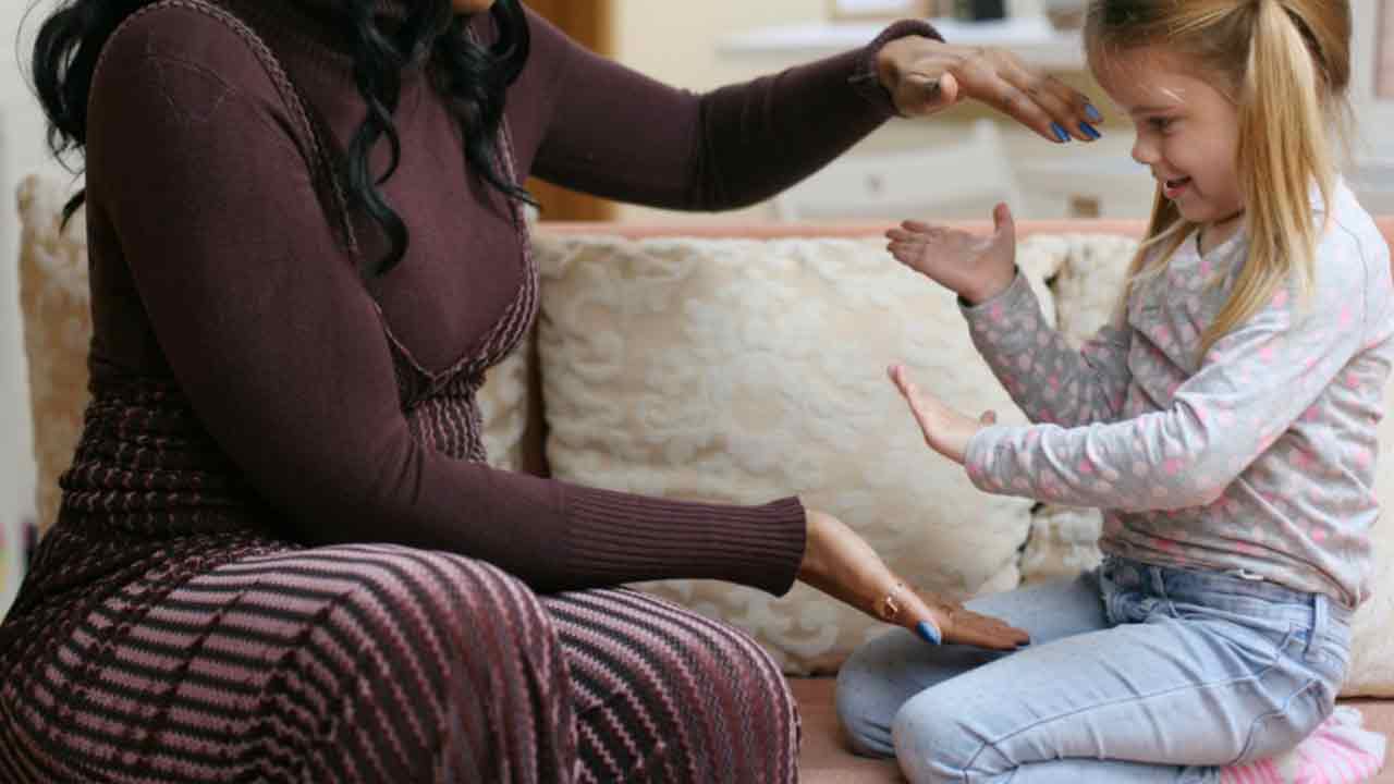 US woman earns Lakhs per day | చేసేది ఆయా డ్యూటీ..  సంపాదన మాత్రం రోజుకు రూ.1.65 లక్షలు !