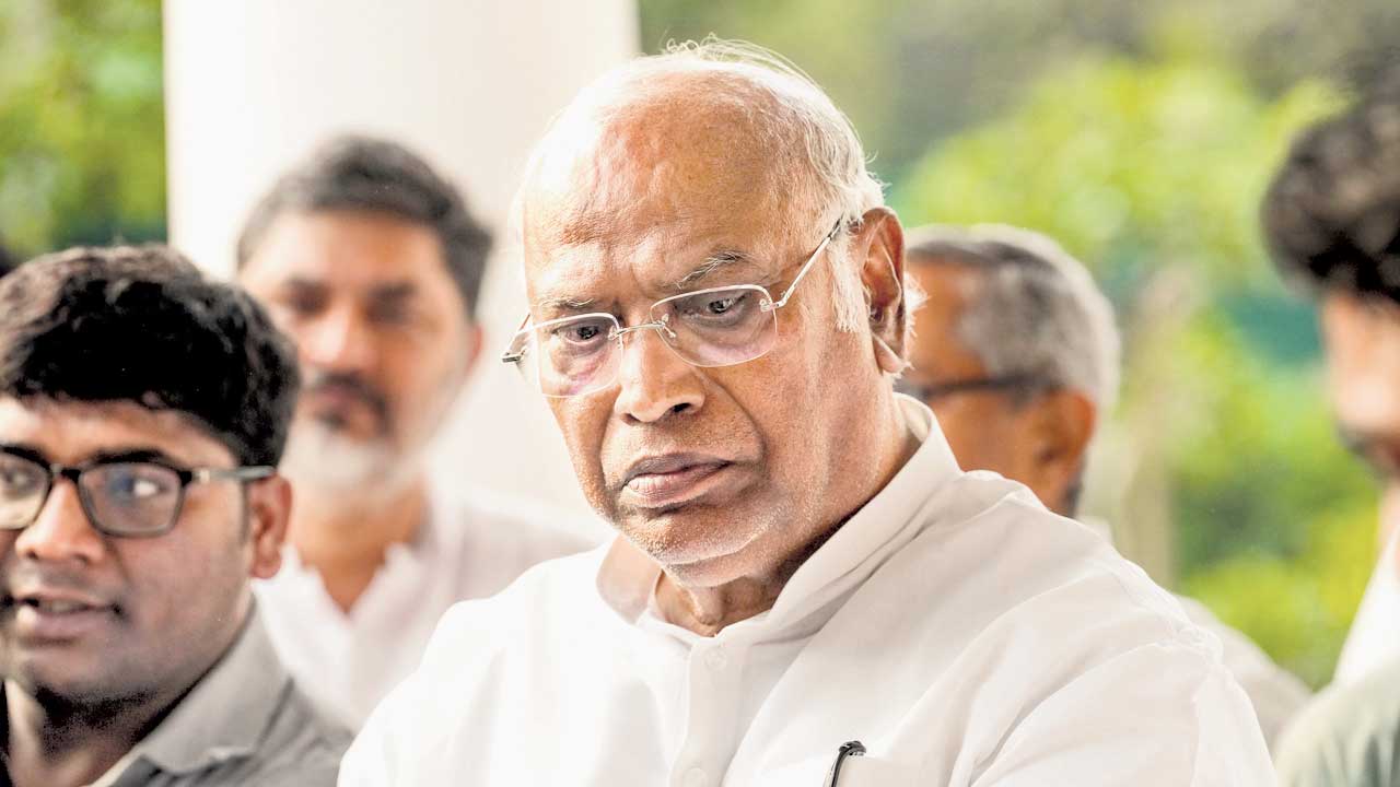 ఖర్గేకు సీఎం ఎంపిక బాధ్యతలు