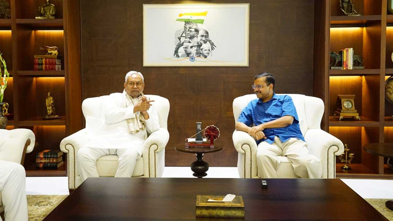 CMs meet in Delhi | కేజ్రివాల్‌ నివాసంలో ఢిల్లీ, బీహార్‌ సీఎంల భేటీ.. కేంద్రం తీరు రాజ్యాంగ విరుద్ధమన్న నితీశ్‌