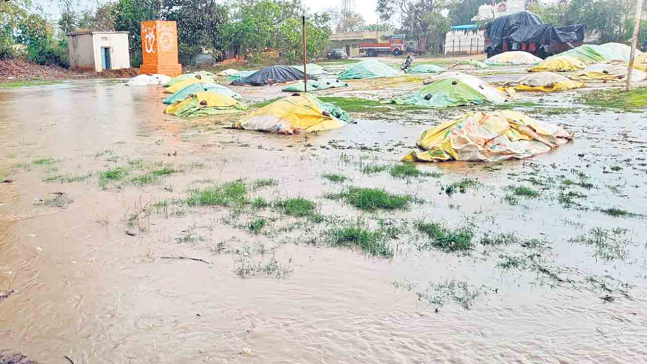 కల్లాల్లో కన్నీళ్లు