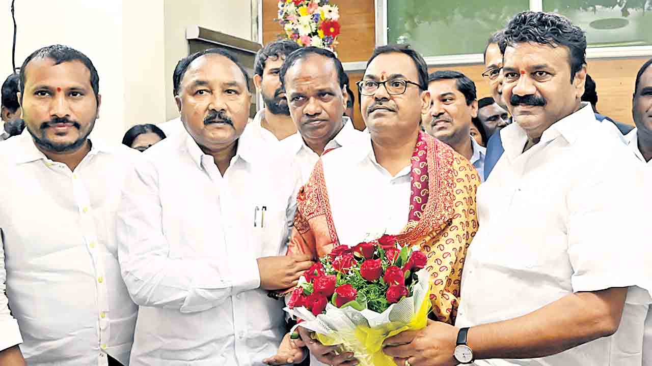 ‘మత్స్య ’ సొసైటీల చైర్మన్‌గా పిట్టల రవీందర్‌