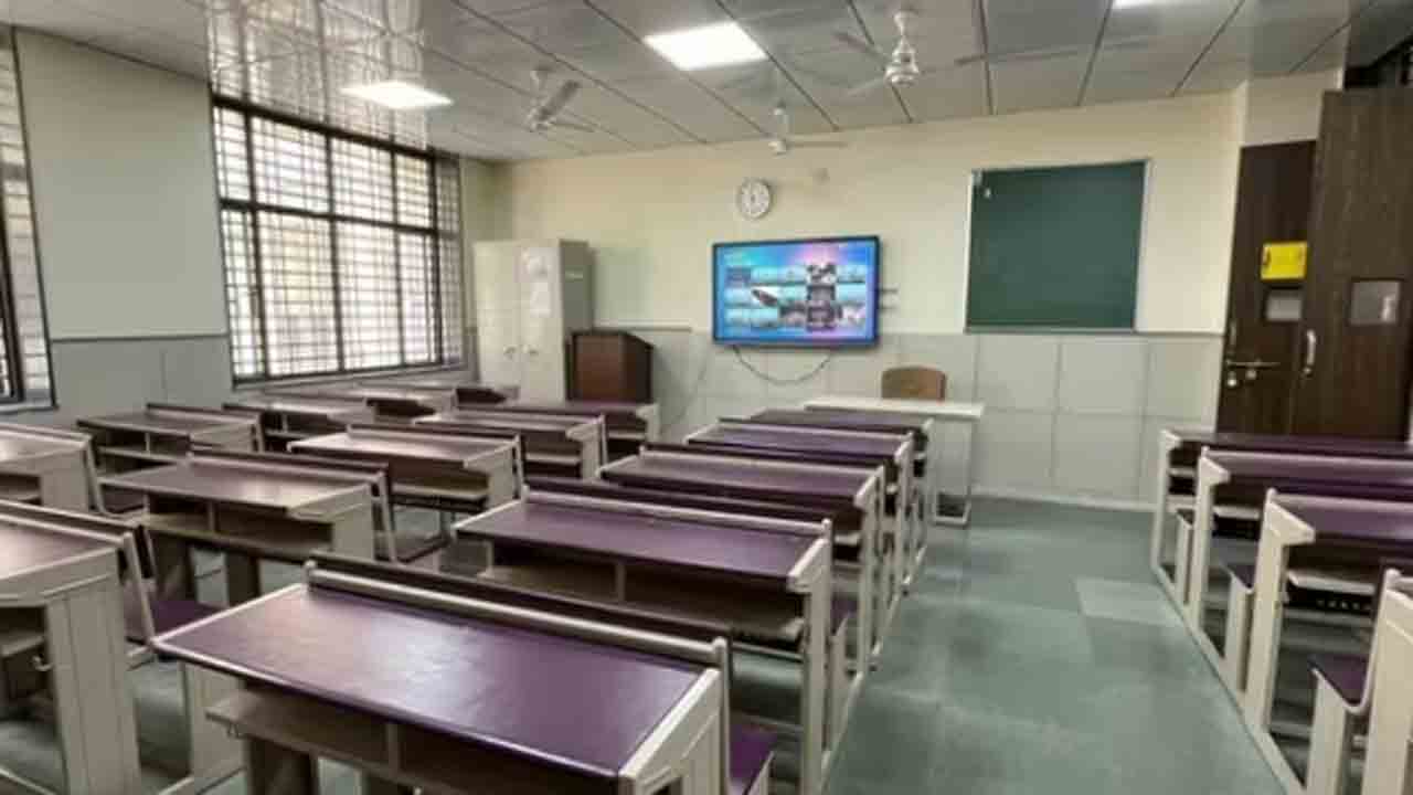 Pakistan mission school | ఢిల్లీలోని స్కూల్‌ కార్యకలాపాలను నిలిపివేసిన పాకిస్థాన్‌ హైకమిషన్‌