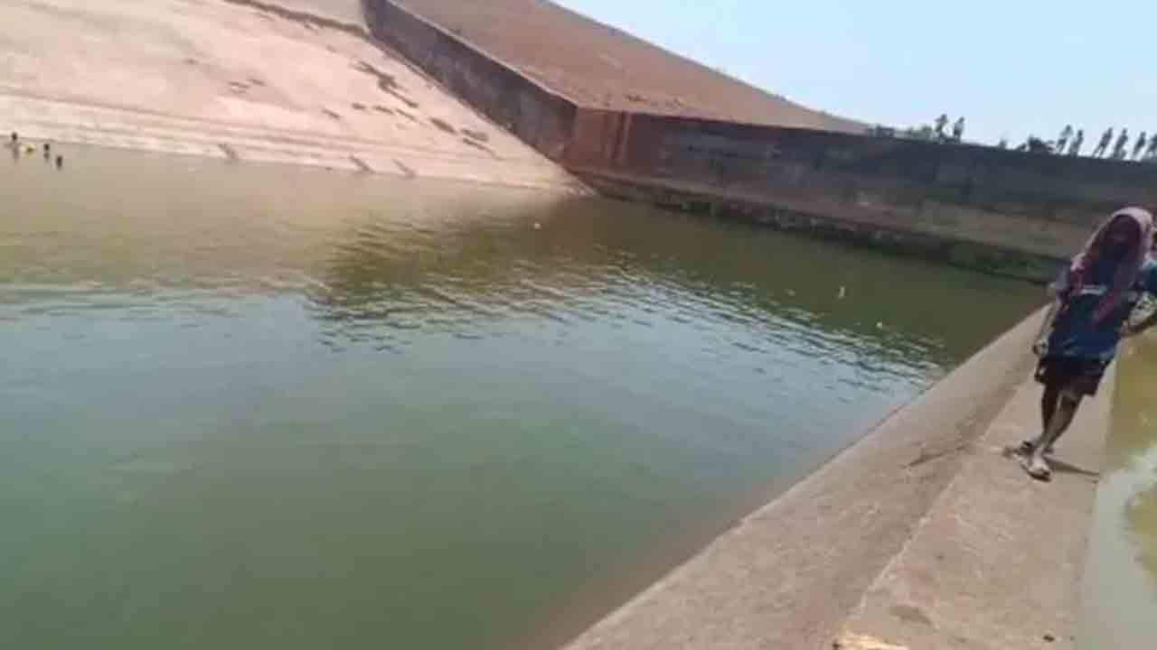 Chattisgarh Reservoir | ఫోన్‌ కోసం రిజర్వాయర్‌లోని నీటిని తోడేసిన అధికారి.. అనుమతులిచ్చిన ఆఫీసర్‌కు భారీ జరిమానా