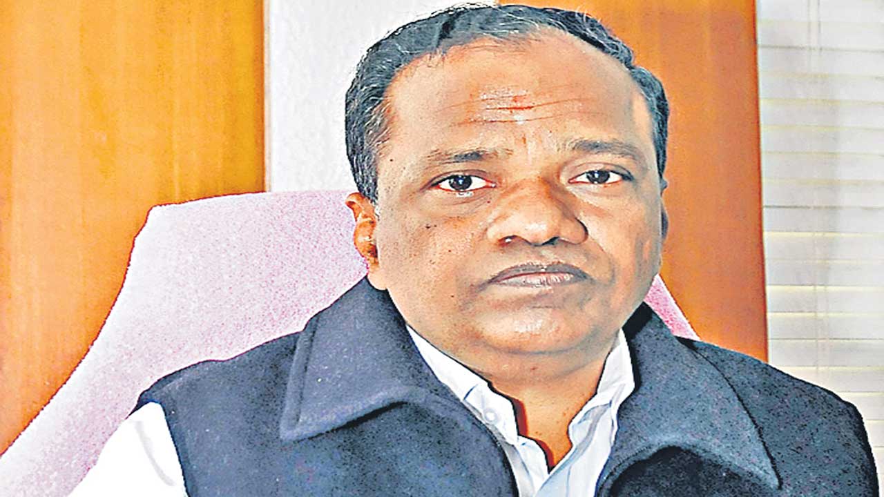 రెండు వేల నోట్ల రద్దు అనాలోచిత నిర్ణయం