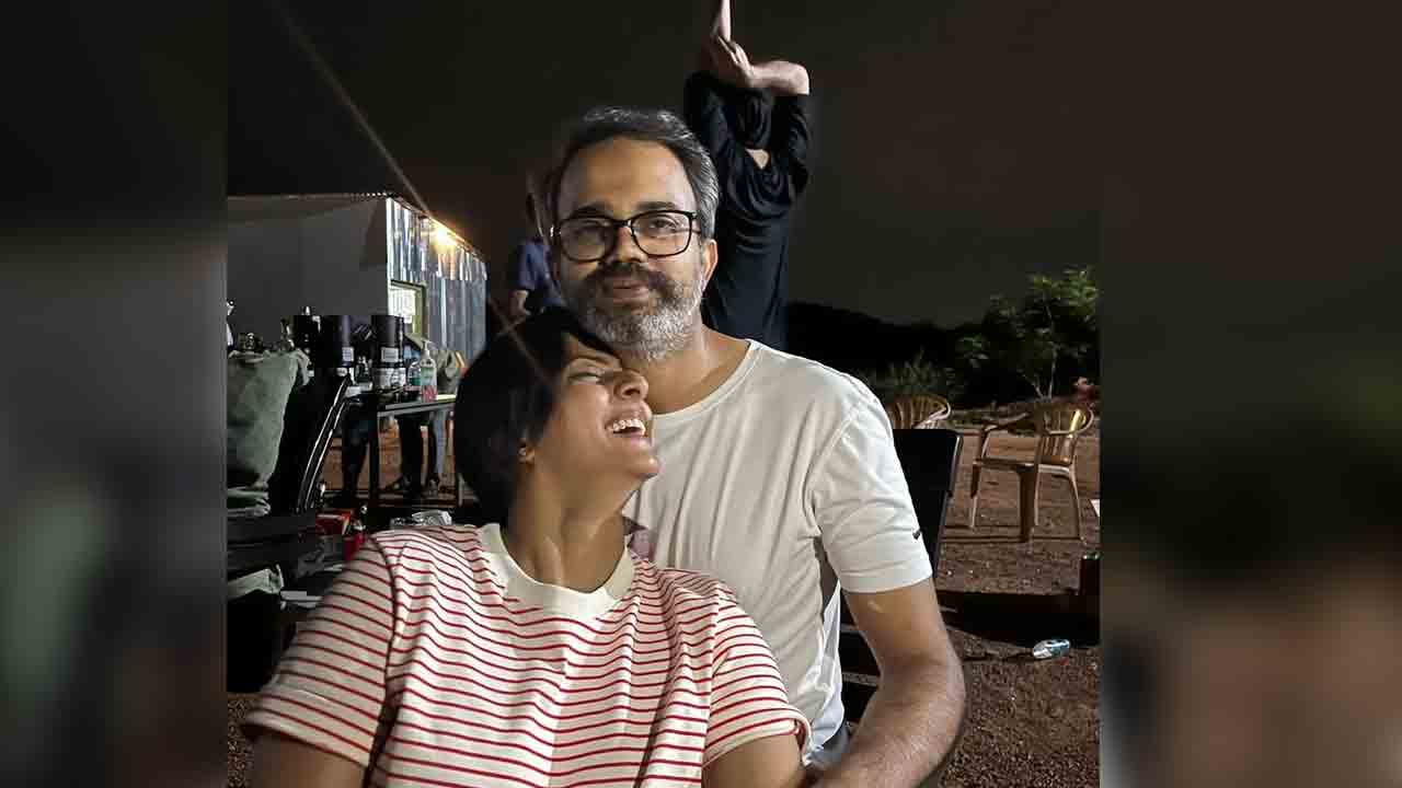 Prashanth Neel | సలార్‌ సెట్స్‌లో హ్యాపీ మూడ్‌లో ప్రశాంత్‌ నీల్‌ కపుల్‌.. స్పెషల్ ఇదే